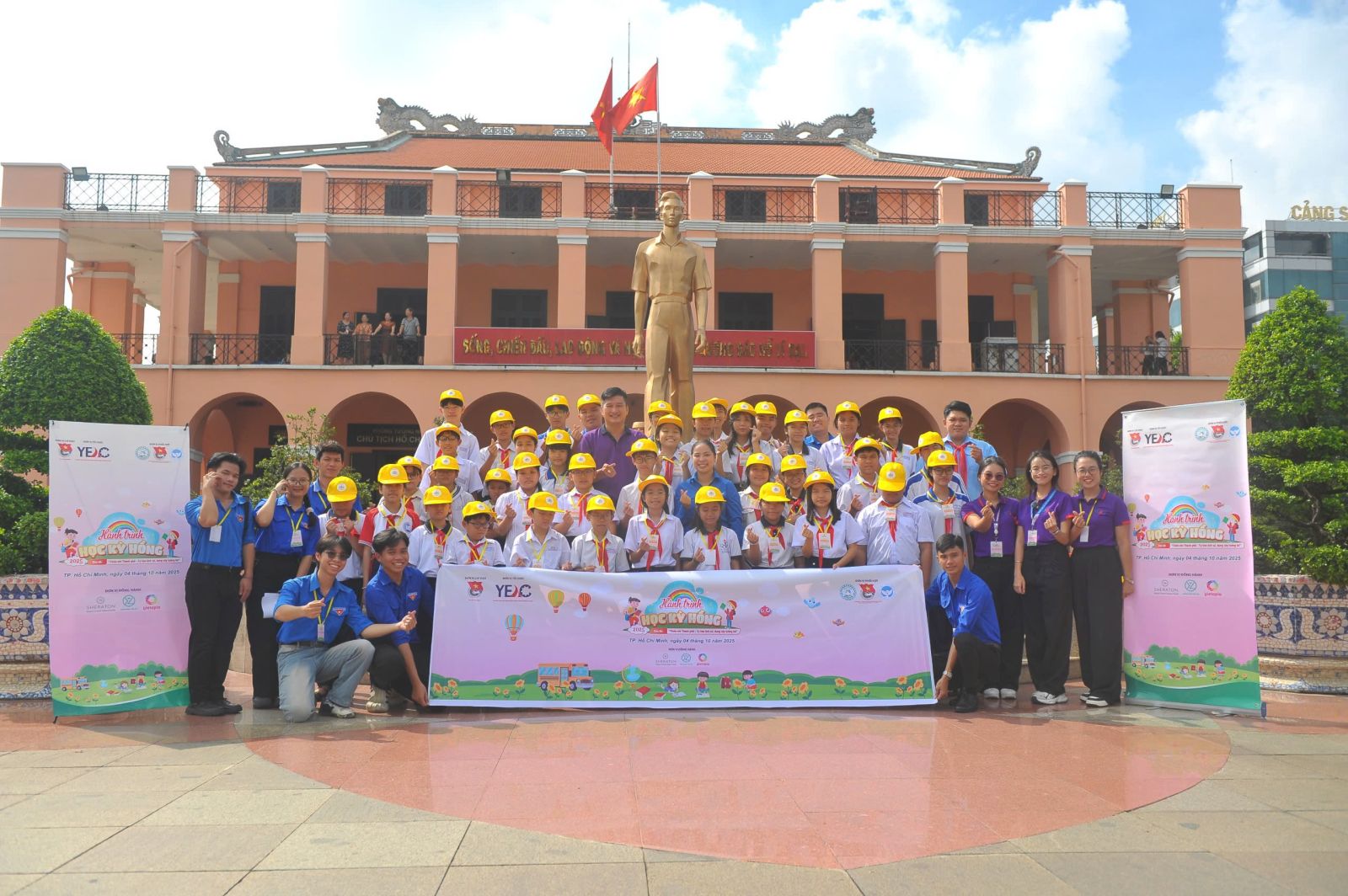 HÀNH TRÌNH “HỌC KỲ HỒNG” NĂM 2025: Nơi nuôi dưỡng niềm tự hào lịch sử, chắp cánh ước mơ thiếu nhi Thành phố.